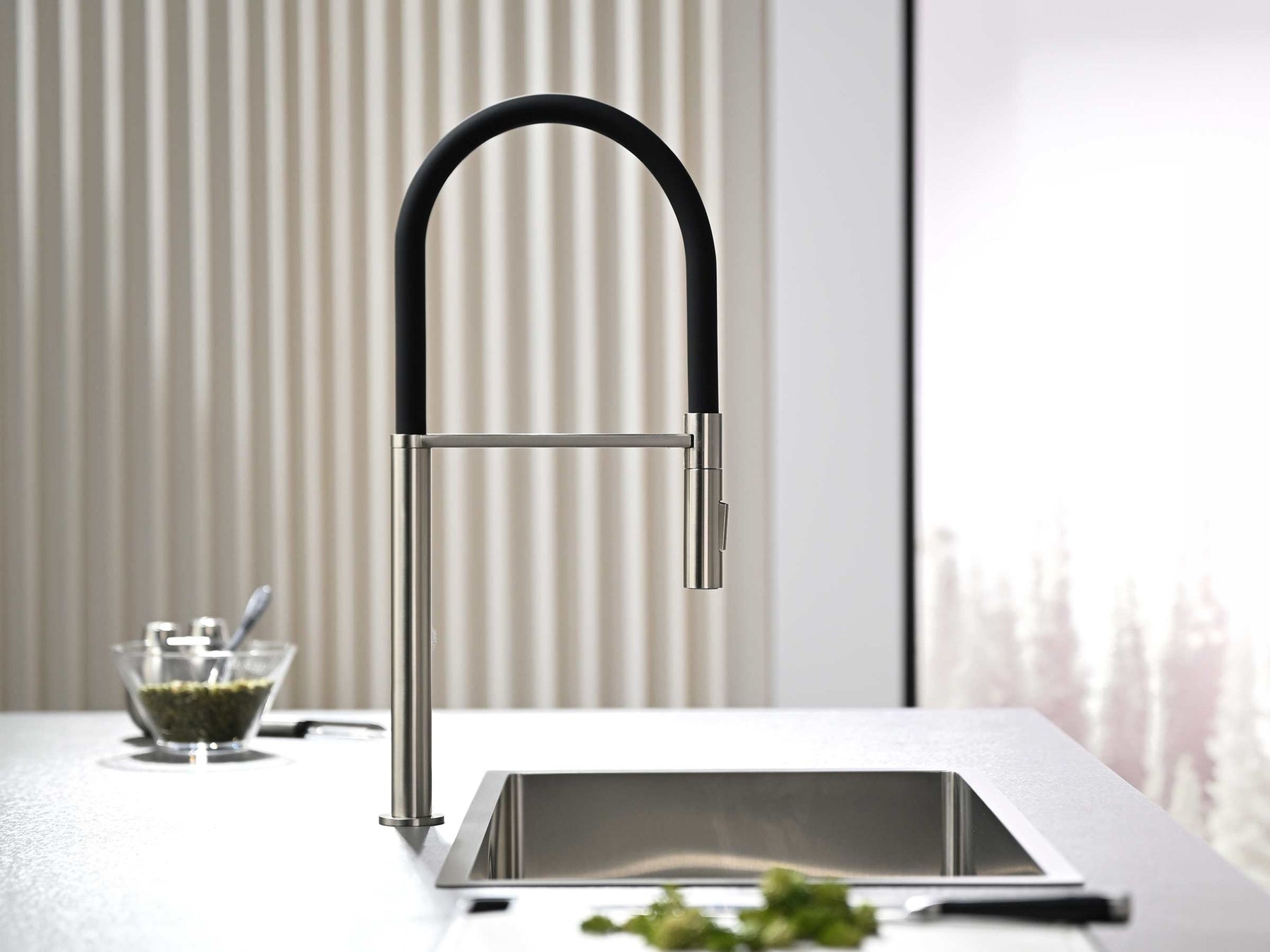 Brushed Nickel Magnetic Pull-Down Kitchen Faucet for Modern Kitchens