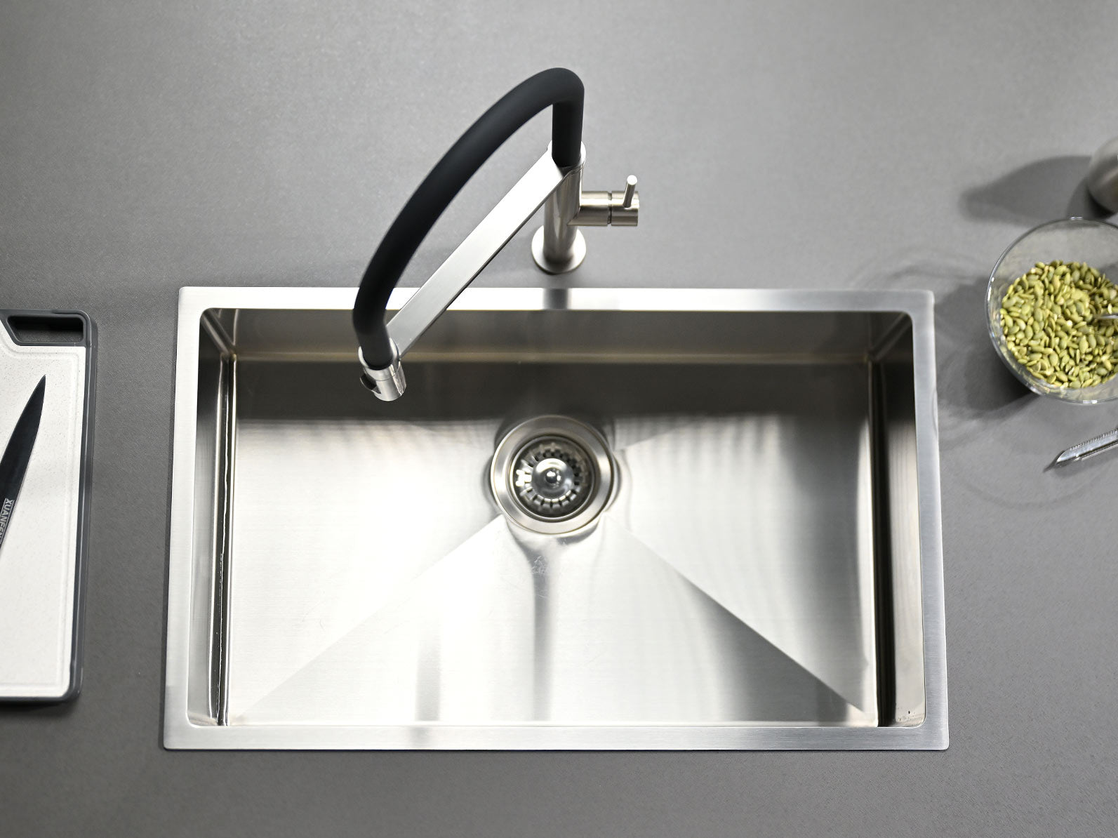 Brushed Nickel Magnetic Pull-Down Kitchen Faucet for Modern Kitchens