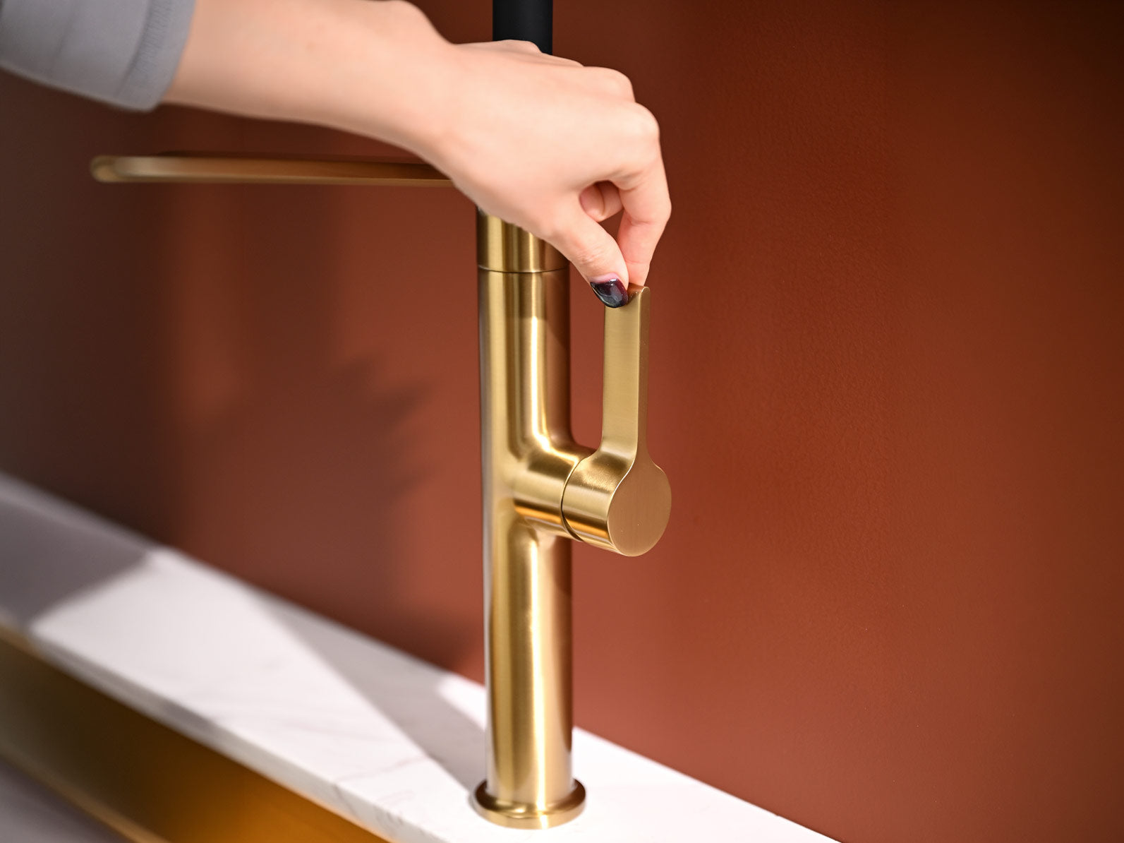 Brushed Gold Magnetic Pull-Down Kitchen Faucet for Modern Kitchens
