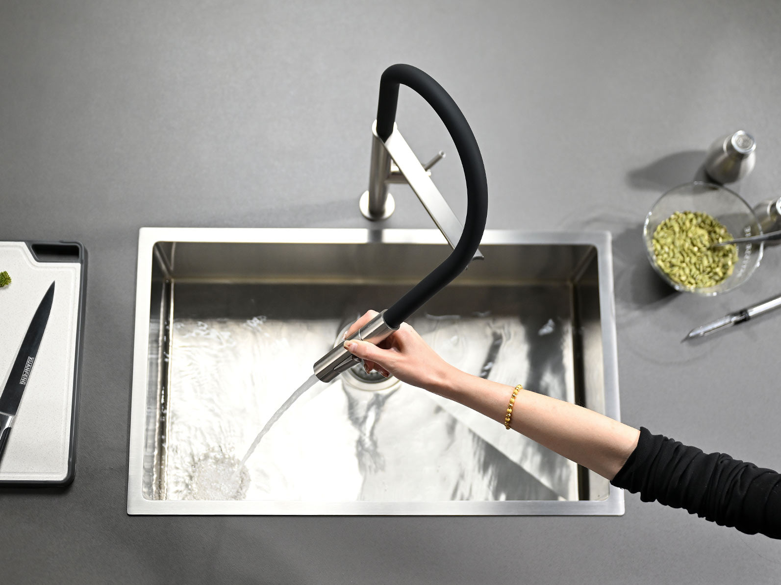 Brushed Nickel Magnetic Pull-Down Kitchen Faucet for Modern Kitchens