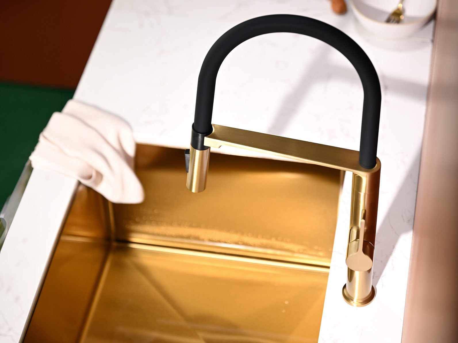 Brushed Gold Magnetic Pull-Down Kitchen Faucet for Modern Kitchens